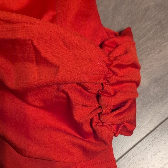 Chic Red One-Shoulder Top - Picture 3 of 4